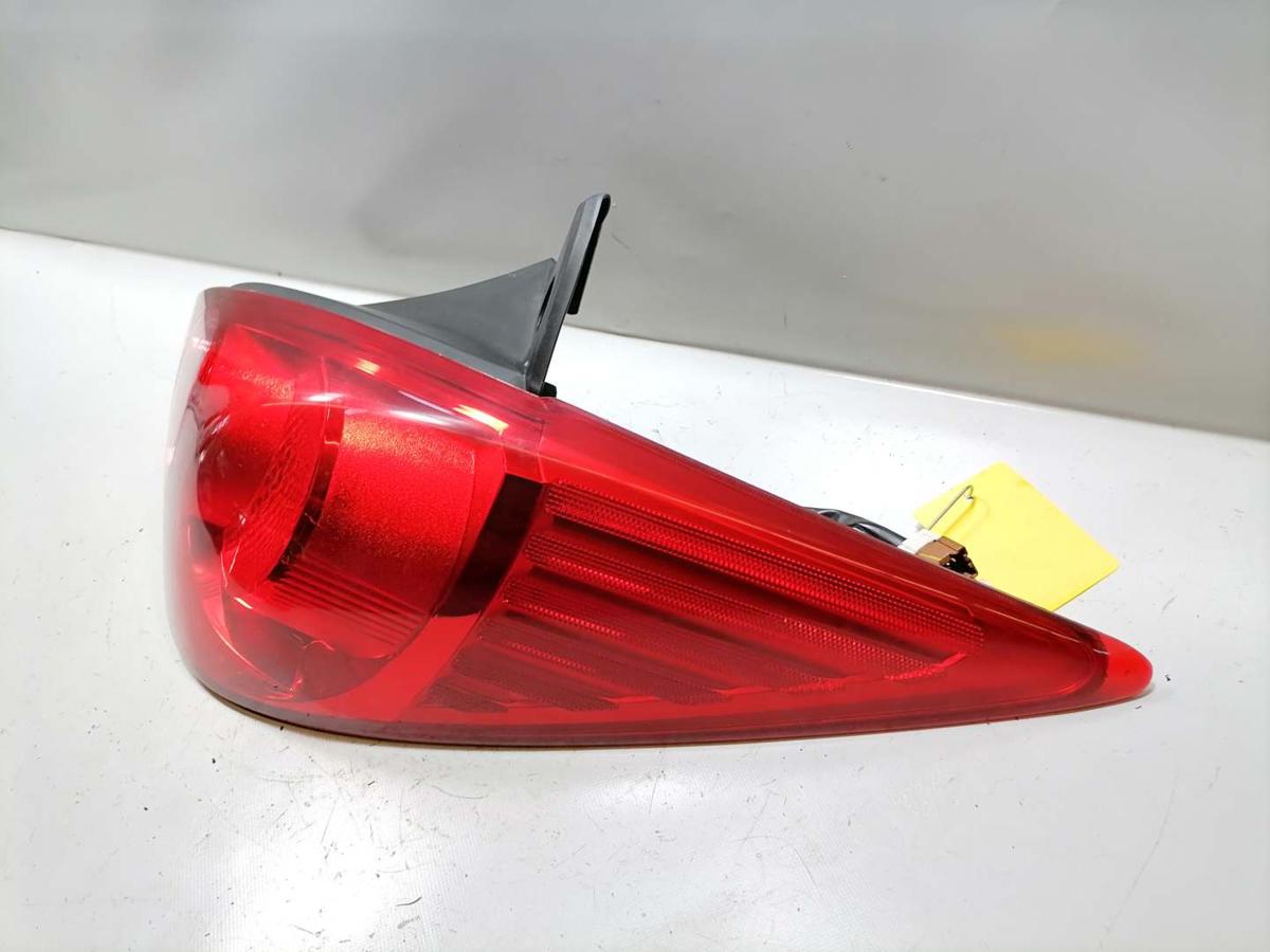 Nissan Tiida original Rücklicht Rückleuchte Schlussleuchte rechts Bj.2007